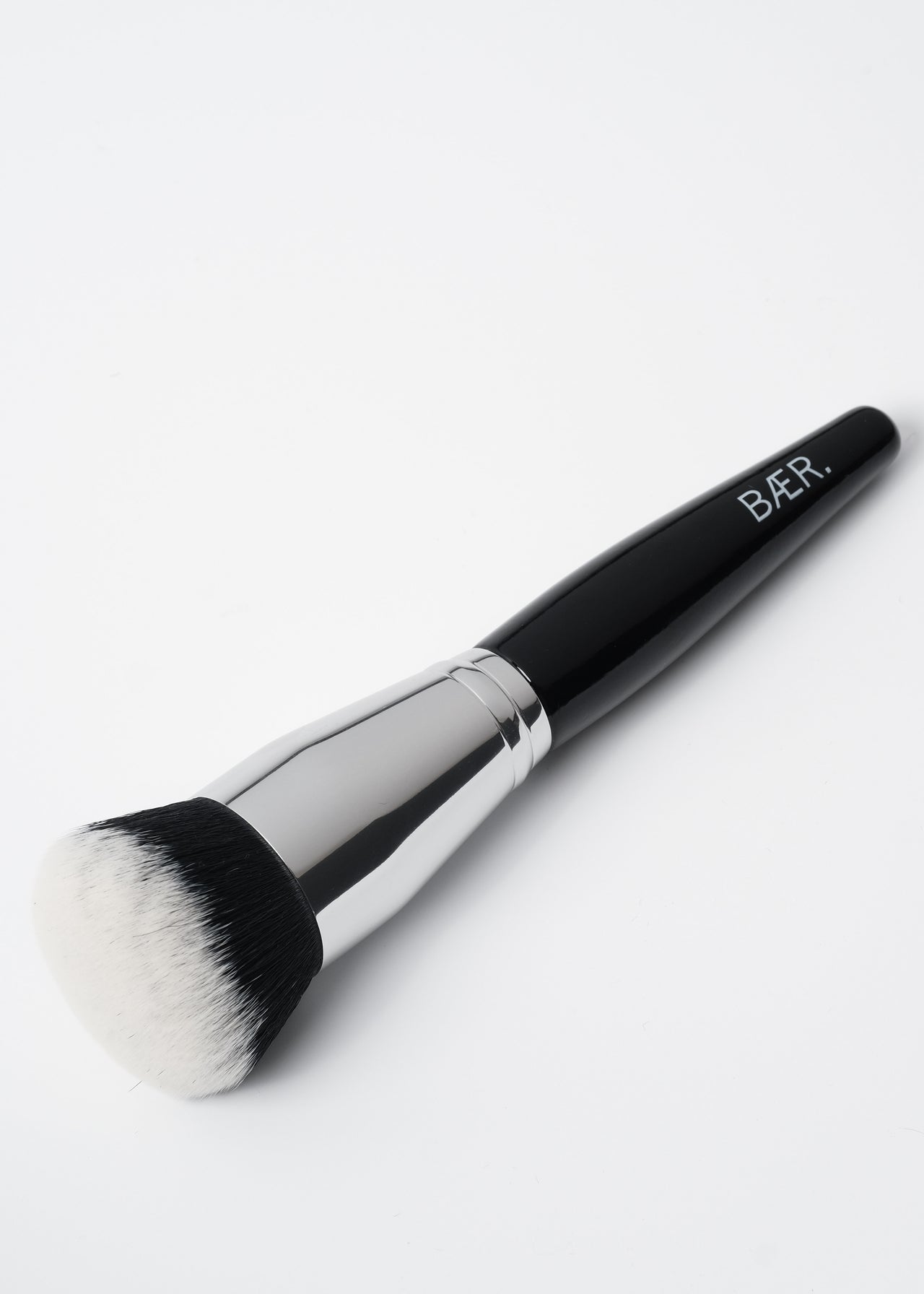 BÆR. Makeup Brush No.02