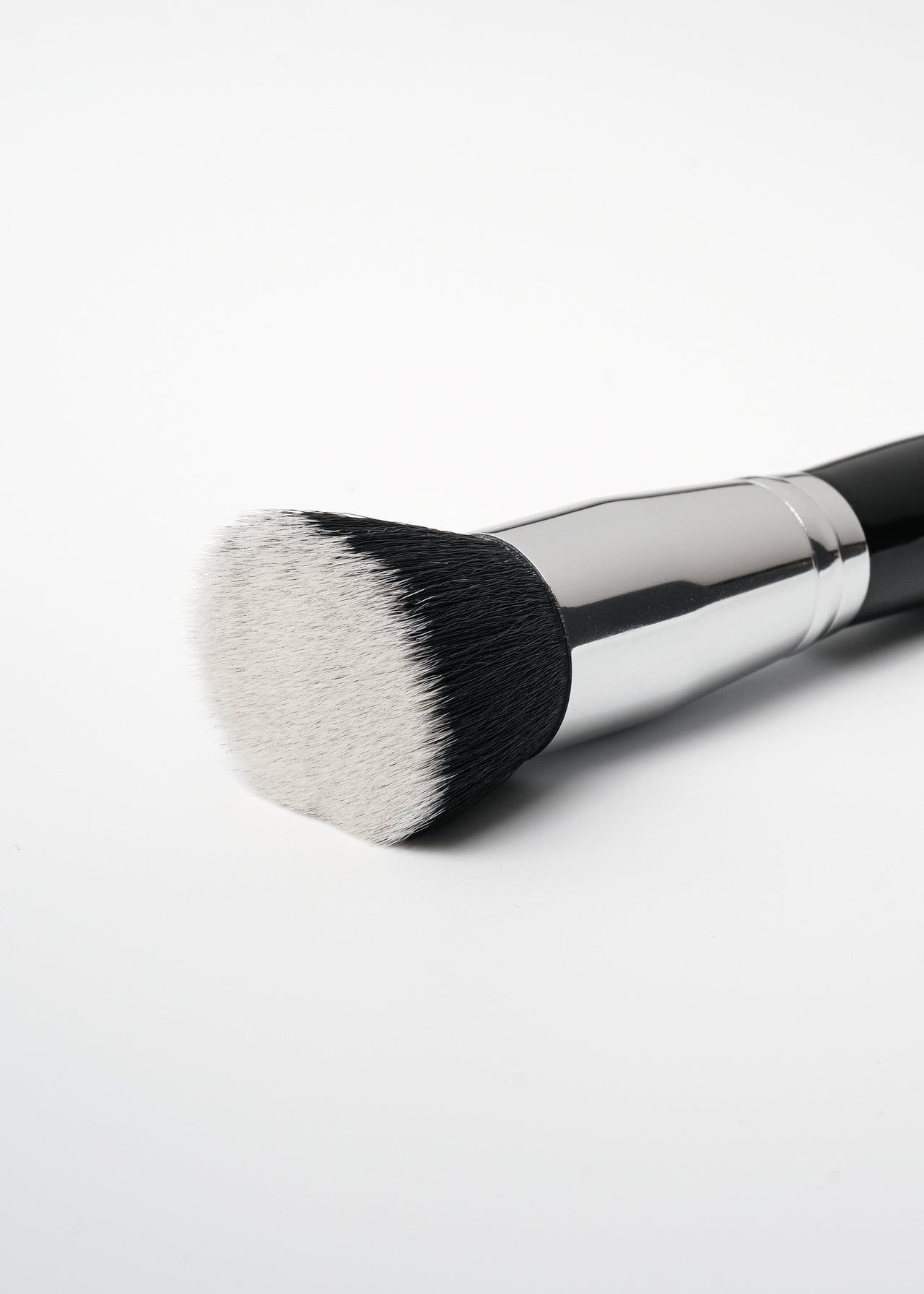 BÆR. Makeup Brush No.06