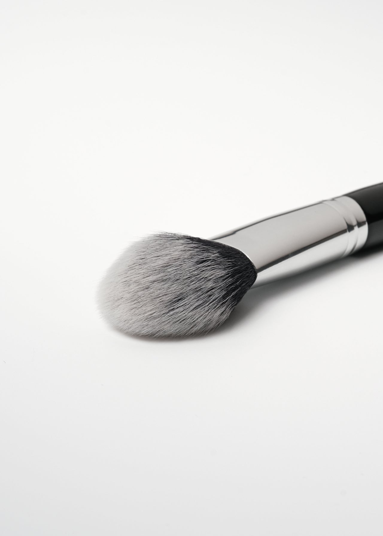 BÆR. Makeup Brush No.09