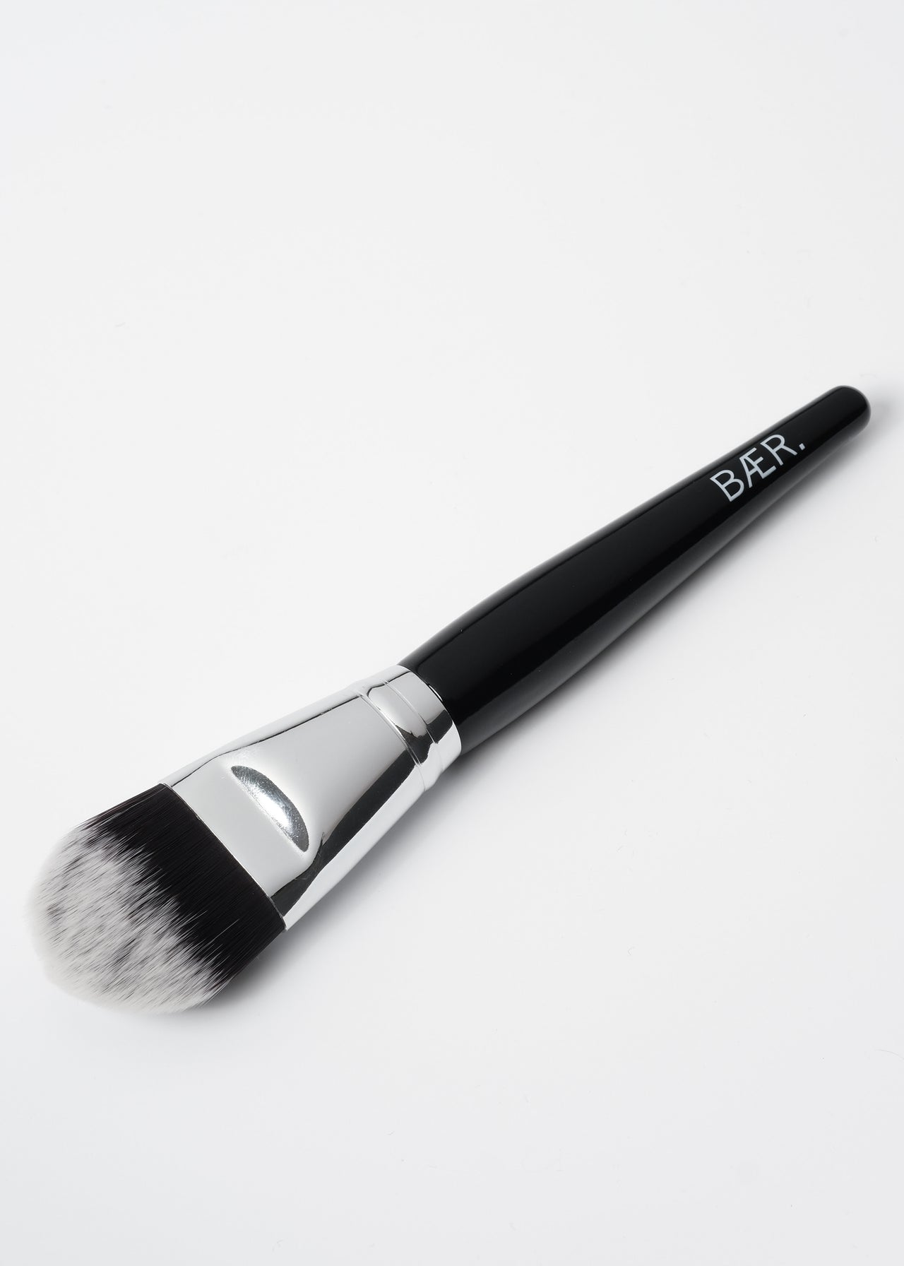 BÆR. Makeup Brush No.10