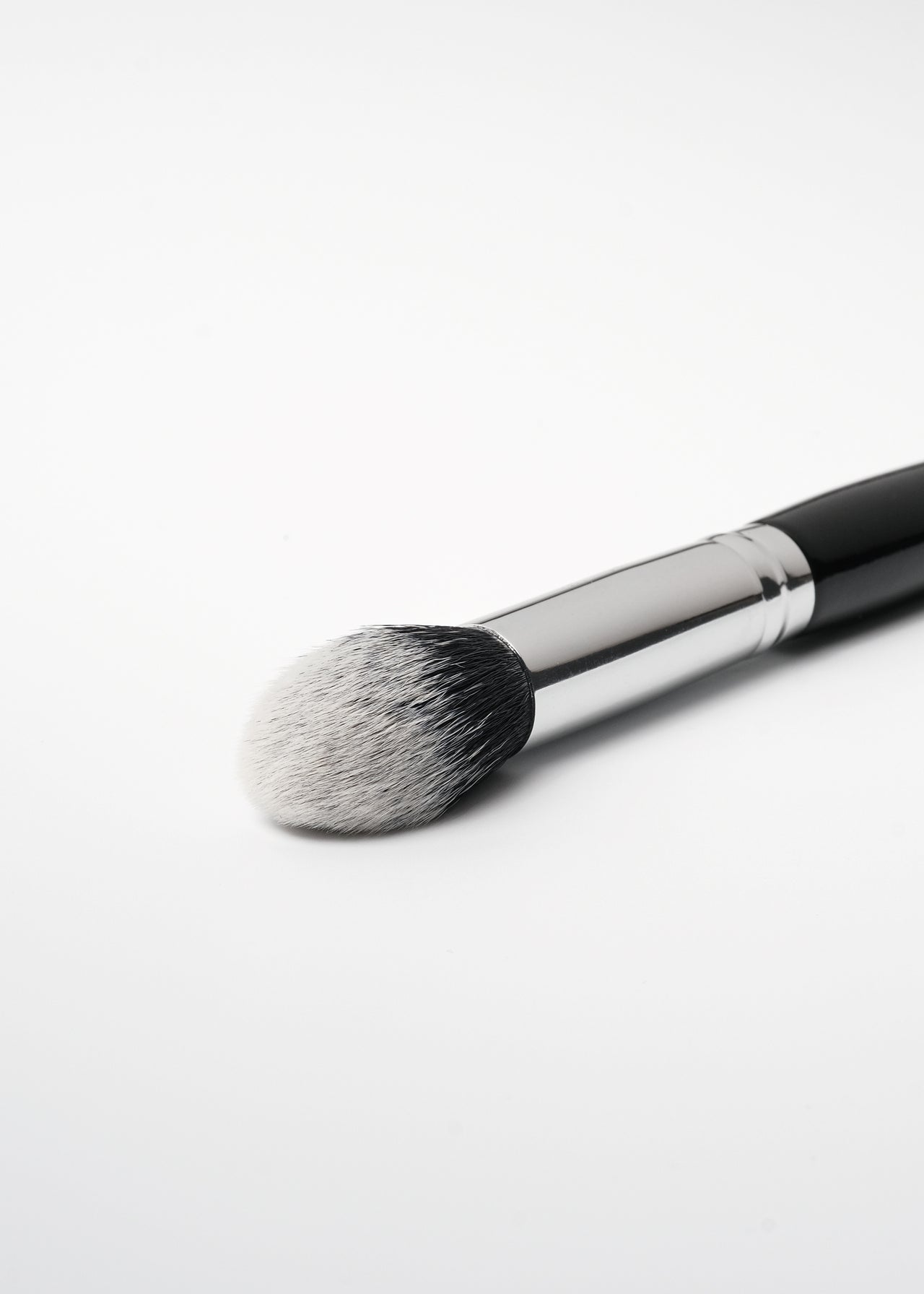 BÆR. Makeup Brush No.12