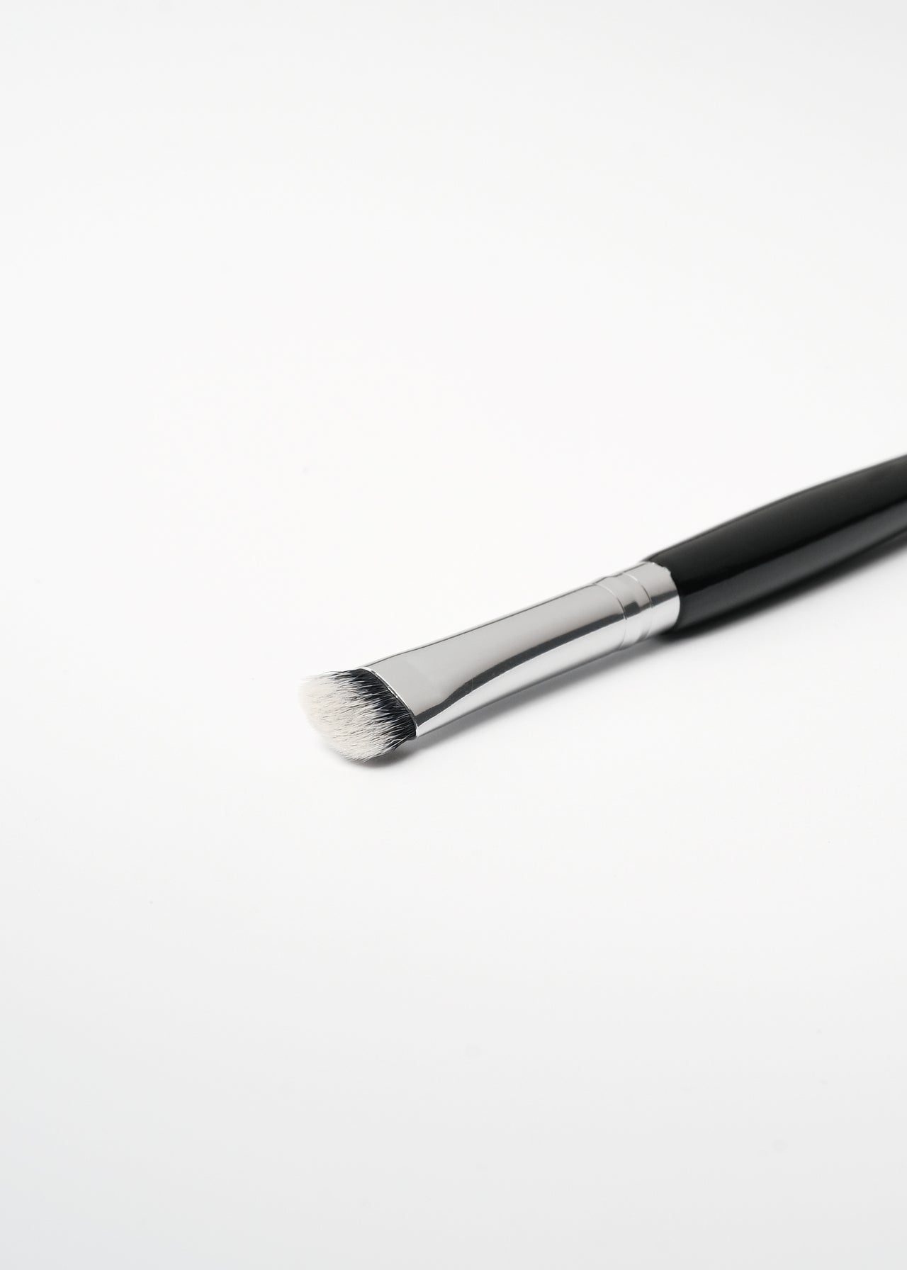 BÆR. Makeup Brush No.33