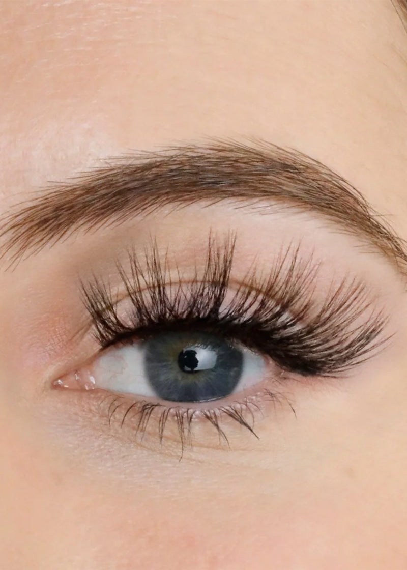 Lola's lashes discount